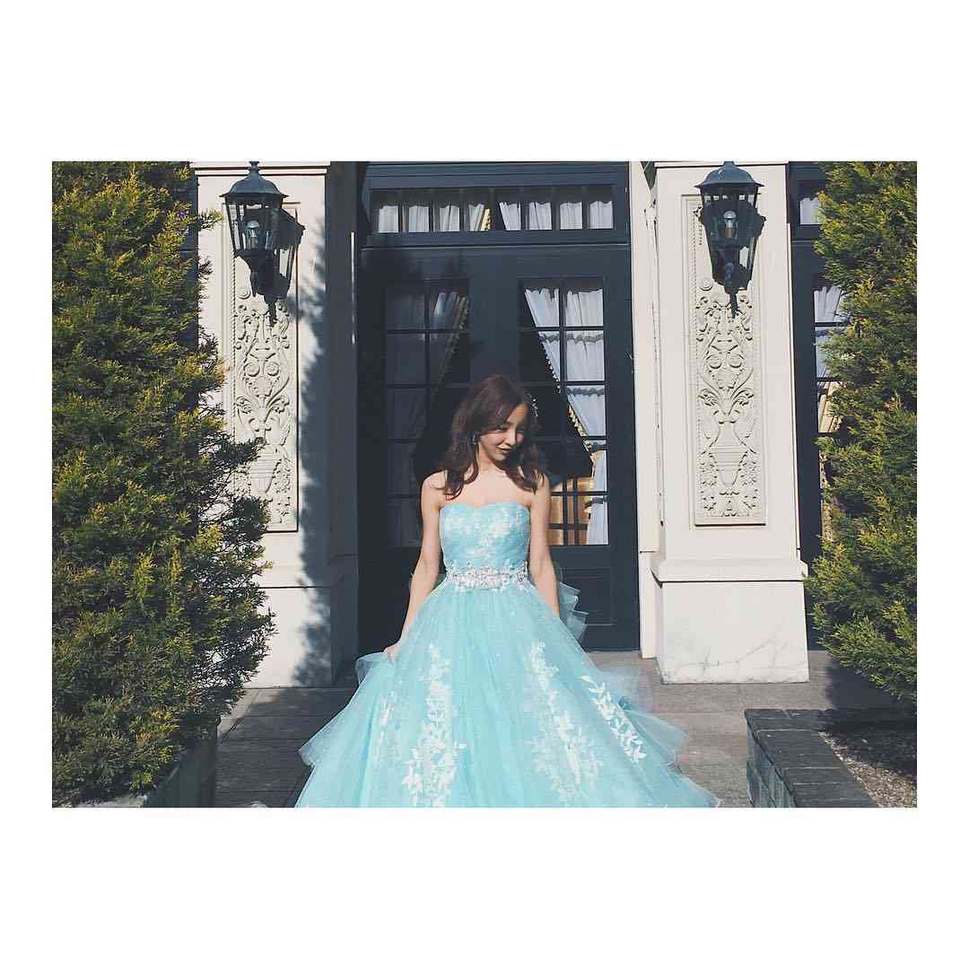 板野友美が 花嫁 ショット ウエディングドレス姿に 破壊力が半端ない ガールズちゃんねる 板野友美が 花嫁 ショット ウエディングドレス姿に 破壊力が半端ない ガールズちゃんねる