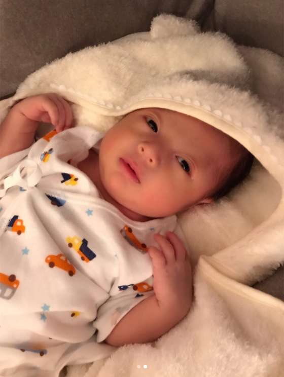 アレクサンダーにそっくりの息子 新生児でこの色気 と驚きの声 ガールズちゃんねる