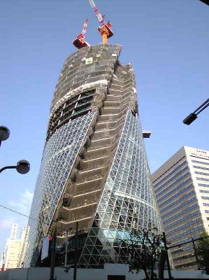 モード学園スパイラルタワーズ