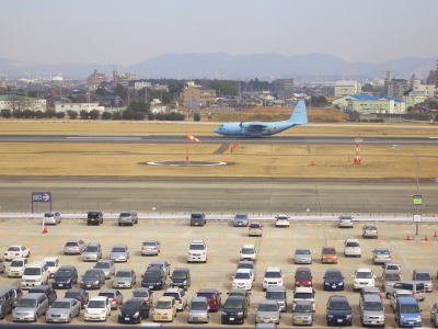 ���Ե���Υȯ��򸫤ʤ��鿩��