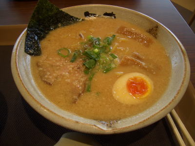 豚骨醤油ラーメン