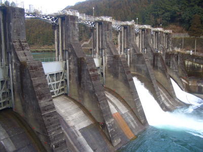 岐阜県下呂市にある下原ダム