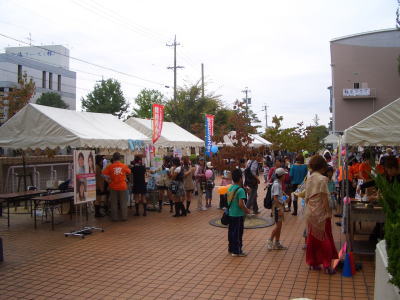 名古屋産業大学の尾張旭市市民祭参加風景