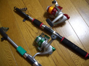 上州屋 長久手店の緑色の竿、赤い竿