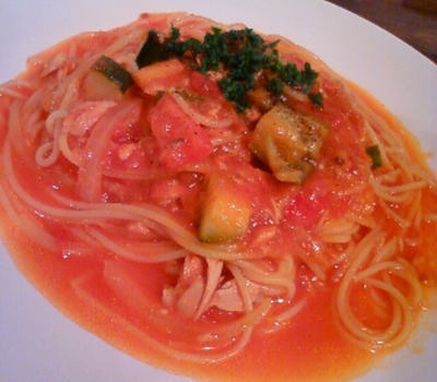 ツナとイタリアン野菜のトマトソース