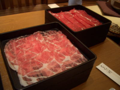 しゃぶしゃぶ食べ放題店しゃぶ菜の牛肉と豚肉