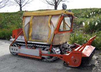 急斜面もスィ スィの草刈車 田舎オヤジのブログ