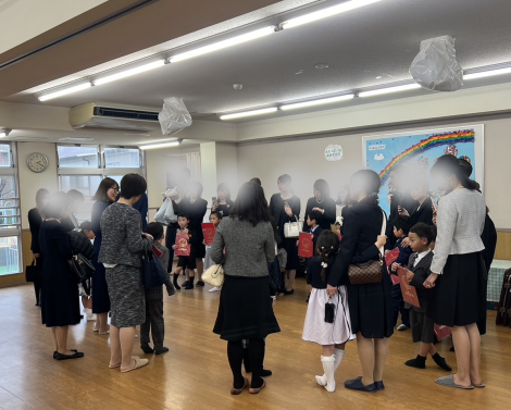 明石　こども園　部屋