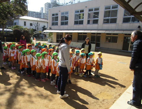 明石　保育園　お散歩