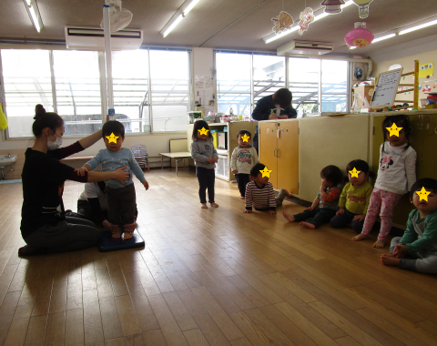 明石 保育園 身体測定