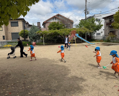 明石　保育園　外遊び