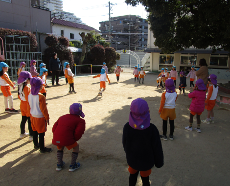 明石　保育園　園庭