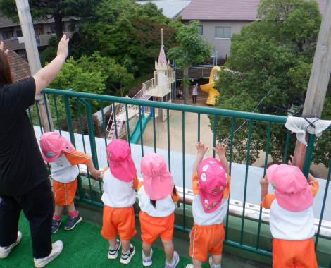 明石　保育園　園庭