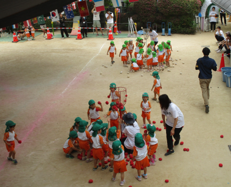 明石 保育園 玉入れ