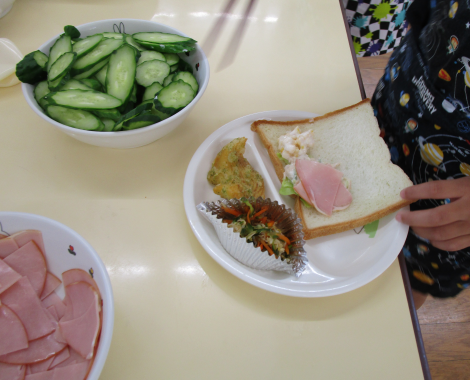 明石　保育園　クッキング