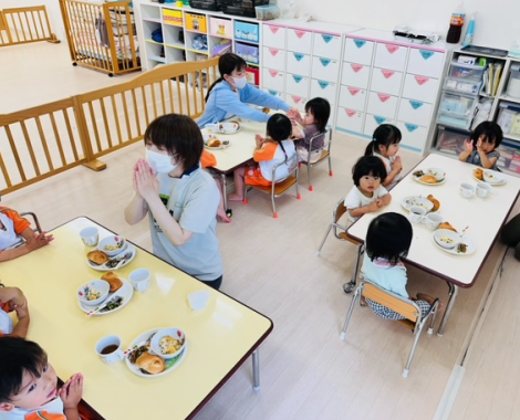 明石 保育園 給食