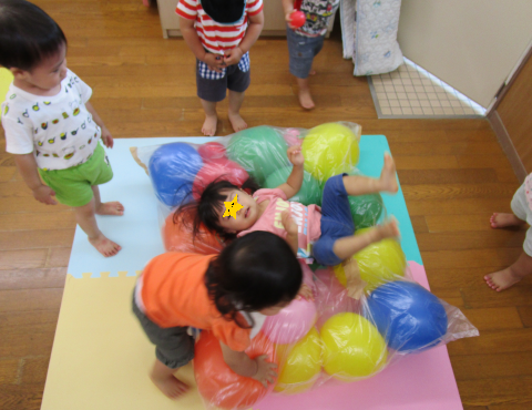 明石 保育園 室内遊び