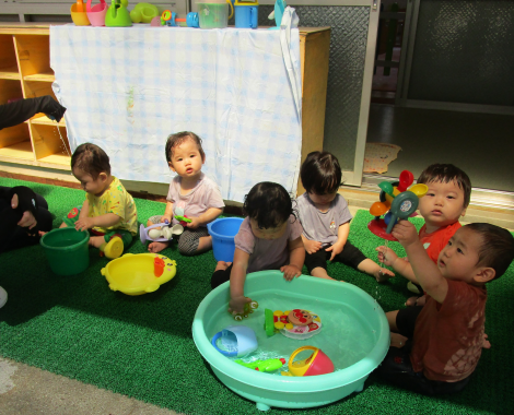明石　保育園　０歳児