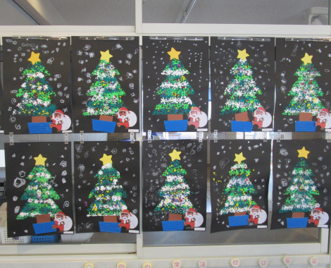 明石　保育園　クリスマスツリー