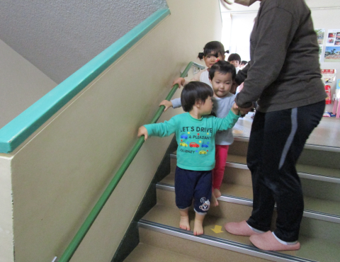 明石 保育園 1歳児