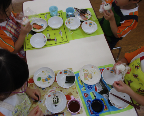 明石　保育園　おにぎり