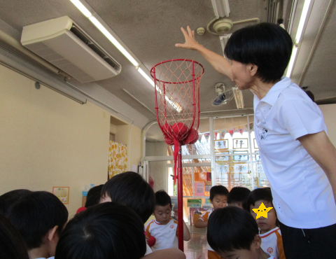 明石　保育園　玉入れ