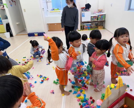 明石　保育園　豆まき１