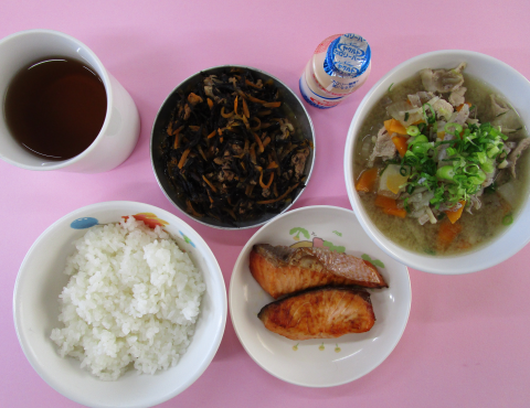 明石 保育園 給食