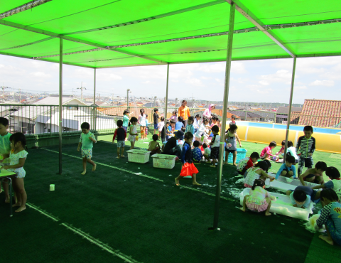 明石　保育園　屋上