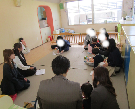 明石　保育園　部屋