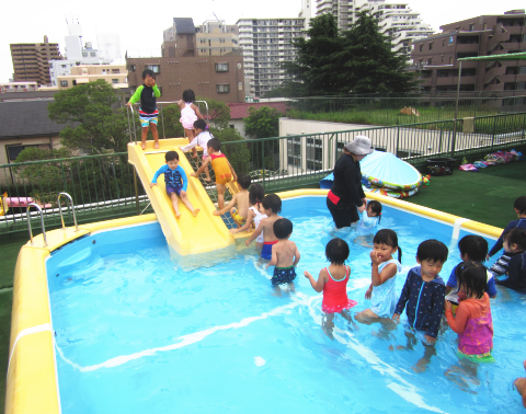 保育園 プール4