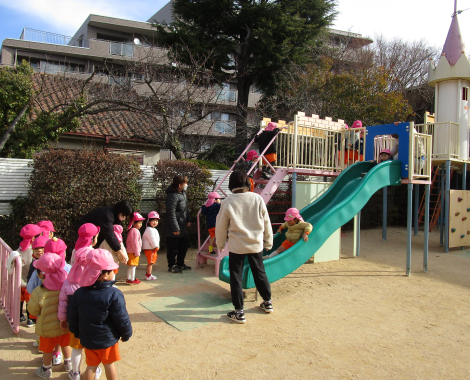 明石 保育園 大型遊具