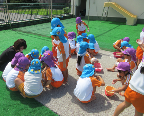 明石 保育園 泡遊び
