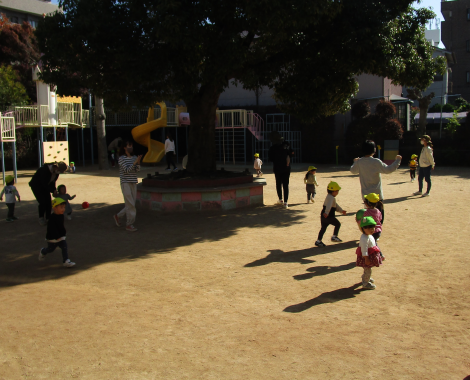 明石　保育園　園庭