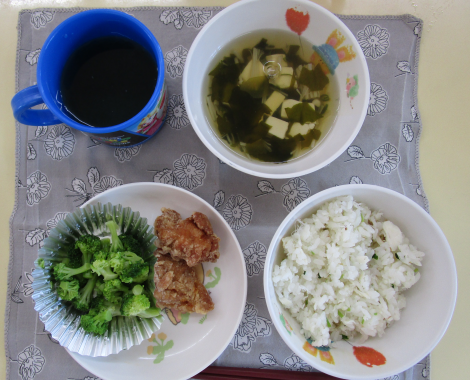明石 こども園 給食
