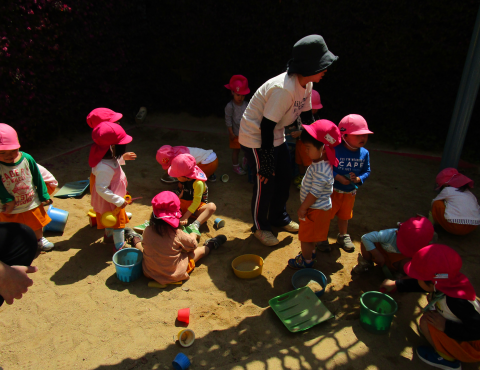 明石　保育園　砂場