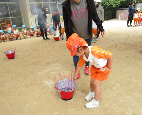 明石　保育園　花火２