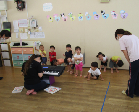 明石　保育園　ダンス