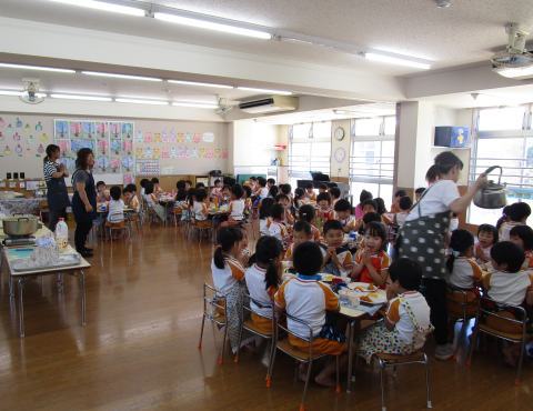 明石 保育園 給食1