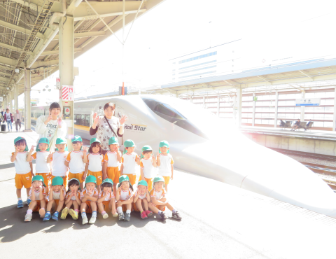 明石　保育園　新幹線1