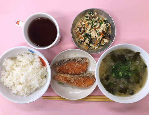 明石 保育園 給食