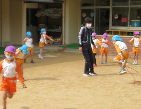 明石 保育園 外遊び