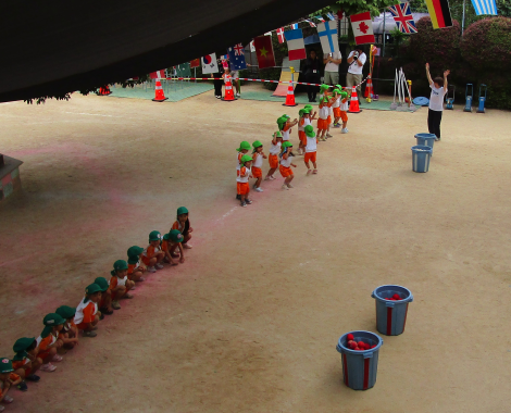 明石 保育園 玉入れ4