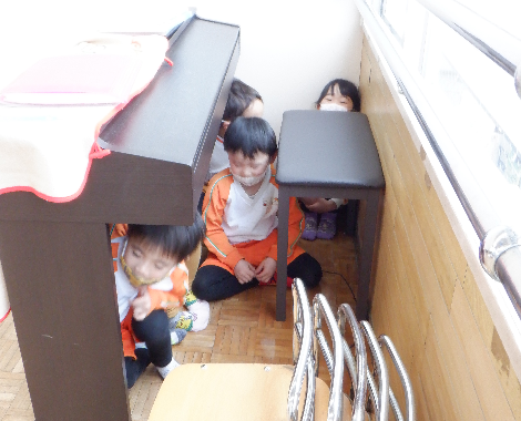 明石 保育園 かくれんぼ3