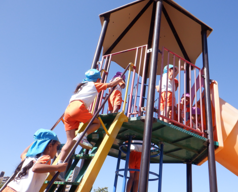 明石 保育園 外遊び