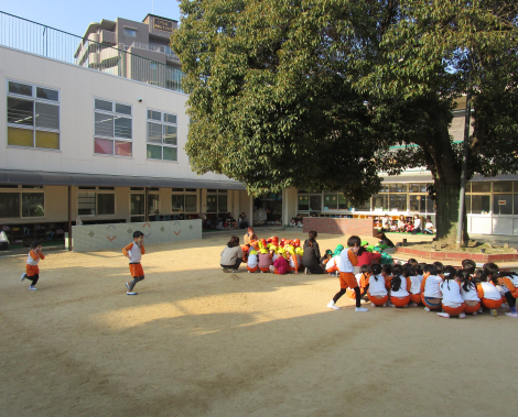 明石　保育園　園庭