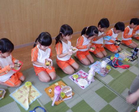 明石　保育園　弁当