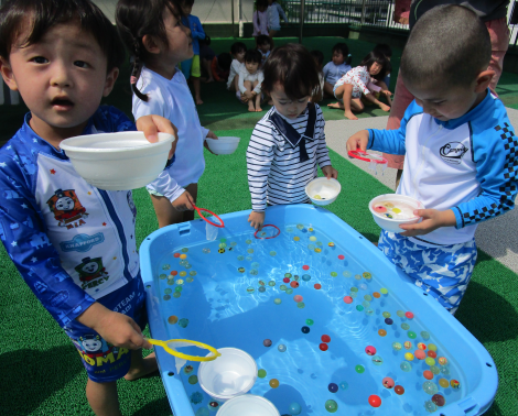 明石　保育園　水遊び2
