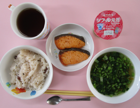明石 保育園 給食