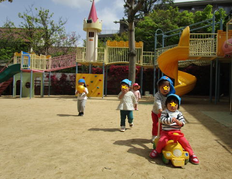 明石　保育園　遊具